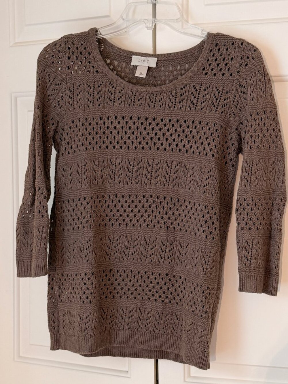 Ann Taylor LOFT crew neck sweater, mixed knit, 3/4 sleeves, size Medium, brown